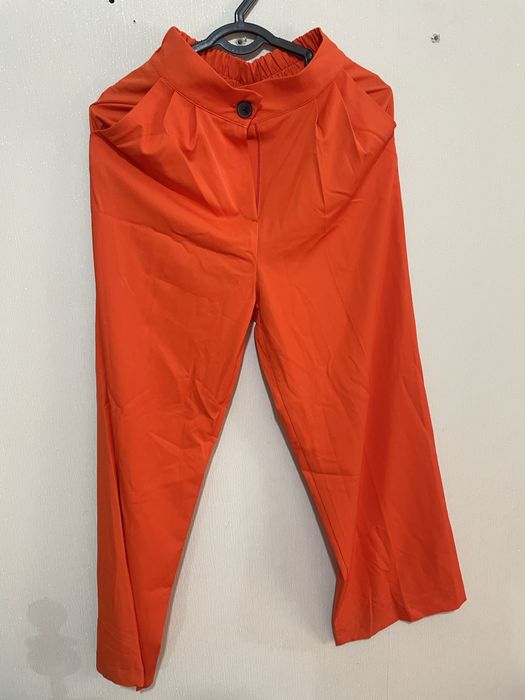 Kastyum shim kop kiyilmagan yangi razmer 44