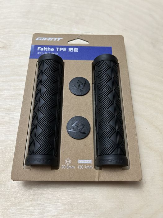 Грипсы Giant новые