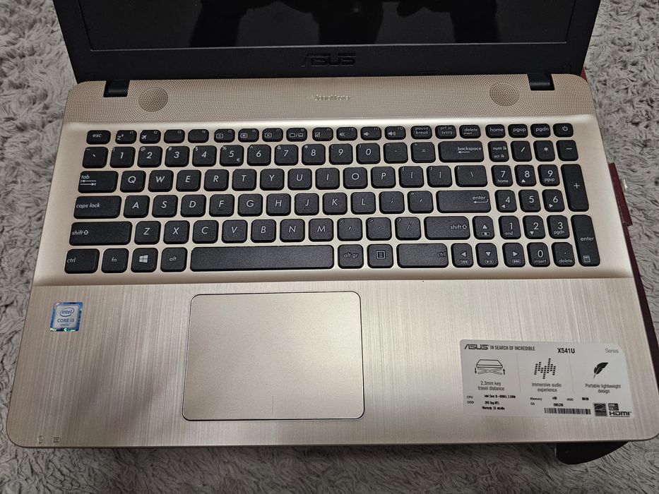 Vând laptop ASUS X541U