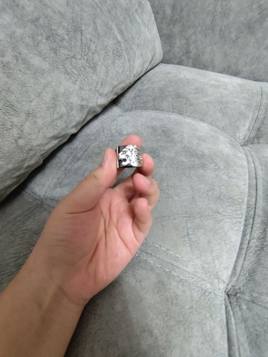 Продам серебренное кольцо 925 пробы