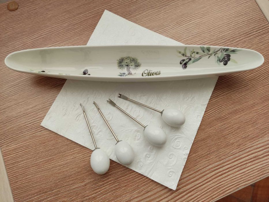 Дизайнерска лодка Douce Provence за сервиране на маслини