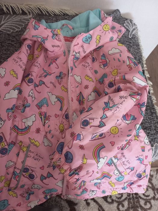 Куртка на теплую весну для девочки