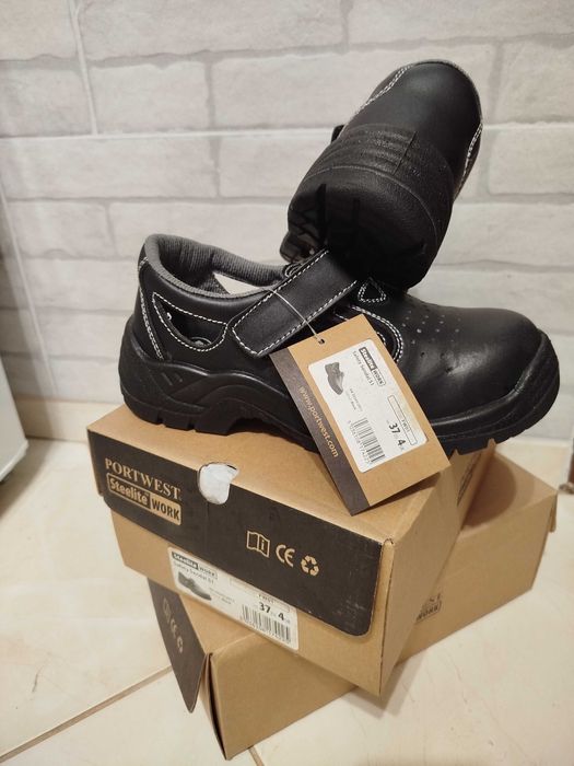 Промоция Работни обувки номер 36 и 37 - Нови