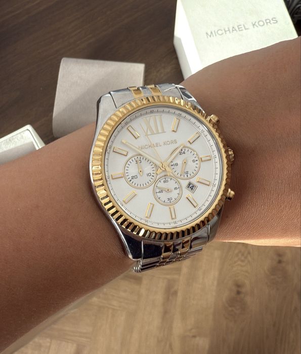 Часы от Michael Kors
