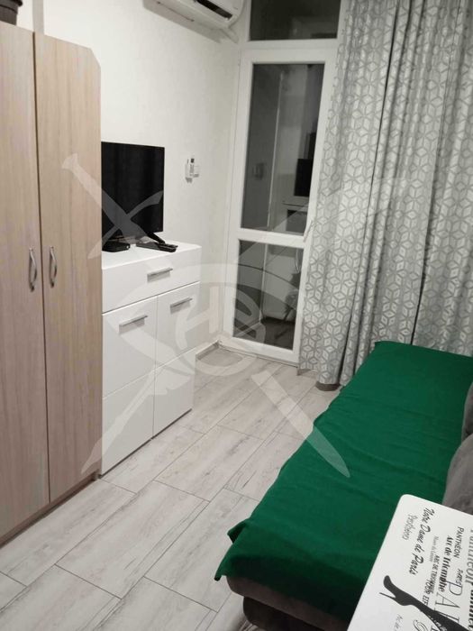 Дава се под наем Едностаен апартамент в Варна, Спортна зала - 18 кв.м за 240 € - Снимка #1
