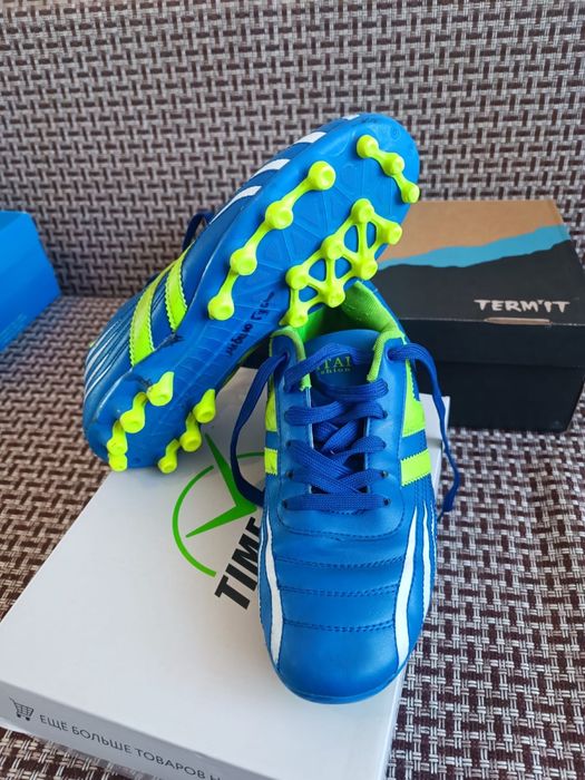 Продам бутсы  размер 39-40