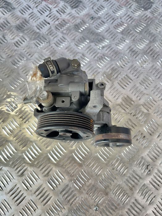 Гур насос на Subaru (EZ30)