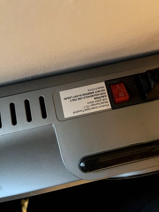 Banda de alergat sau walking pad putin folosita