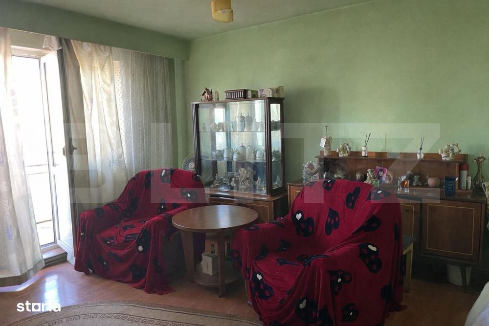 Apartament spatios cu 4 camere, 80 mp, etaj 2, Turda