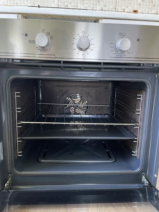 Cuptor incorporabil Electrolux EOG2102AOX, Gaz, 68 l, Multifunctional, Autocuratare catalitica, Grill, Clasa A+, Inox antiamprenta