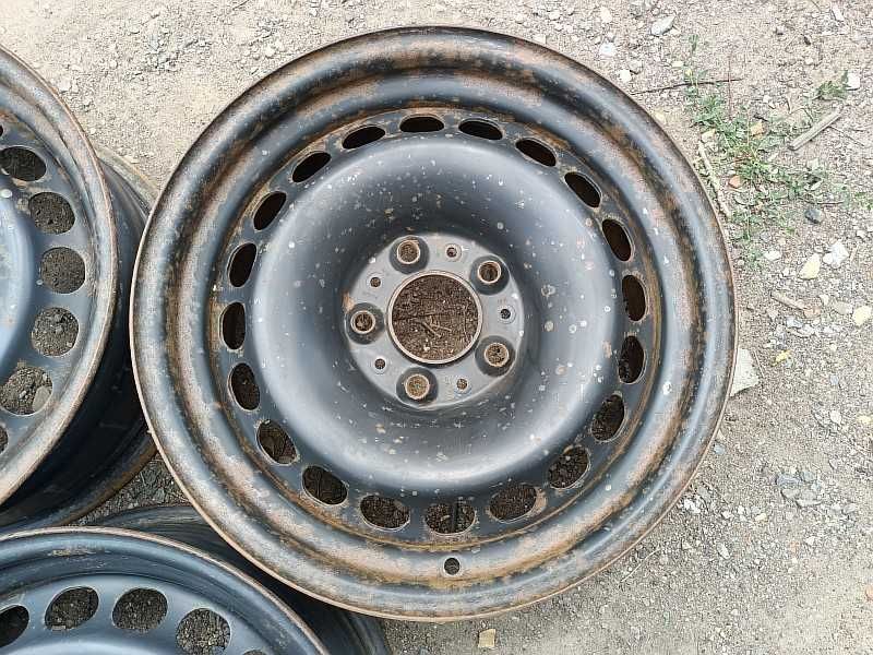 Продам оригинальные металлические диски на BMW 5 Е34