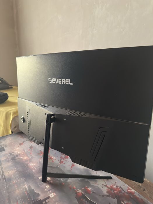 EVEREL 27” 200Hz Gaming Monitor