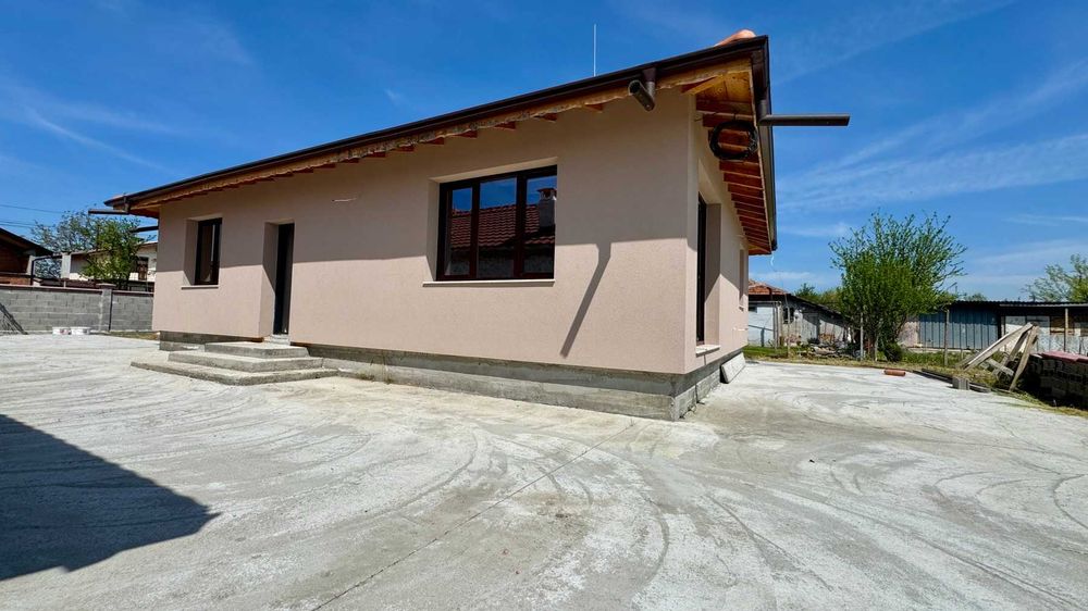 Нова едноетажна къща в с. Еленино | 96 кв.м. | 3 спални | Двор 1000 кв.м