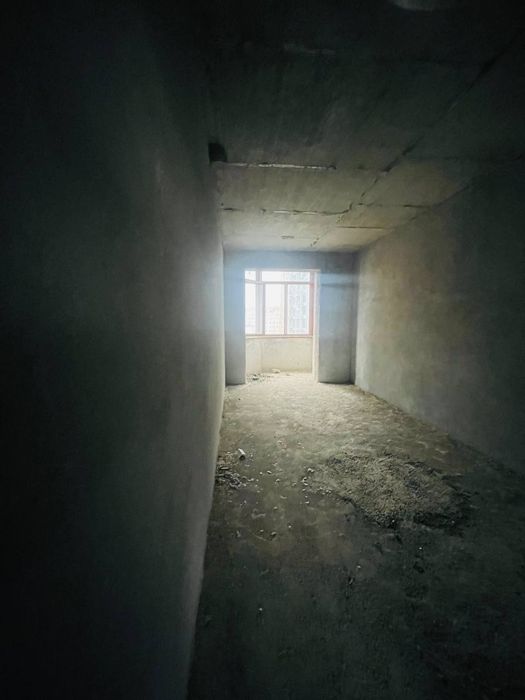 Uy sotiladi. To'rt xonali.