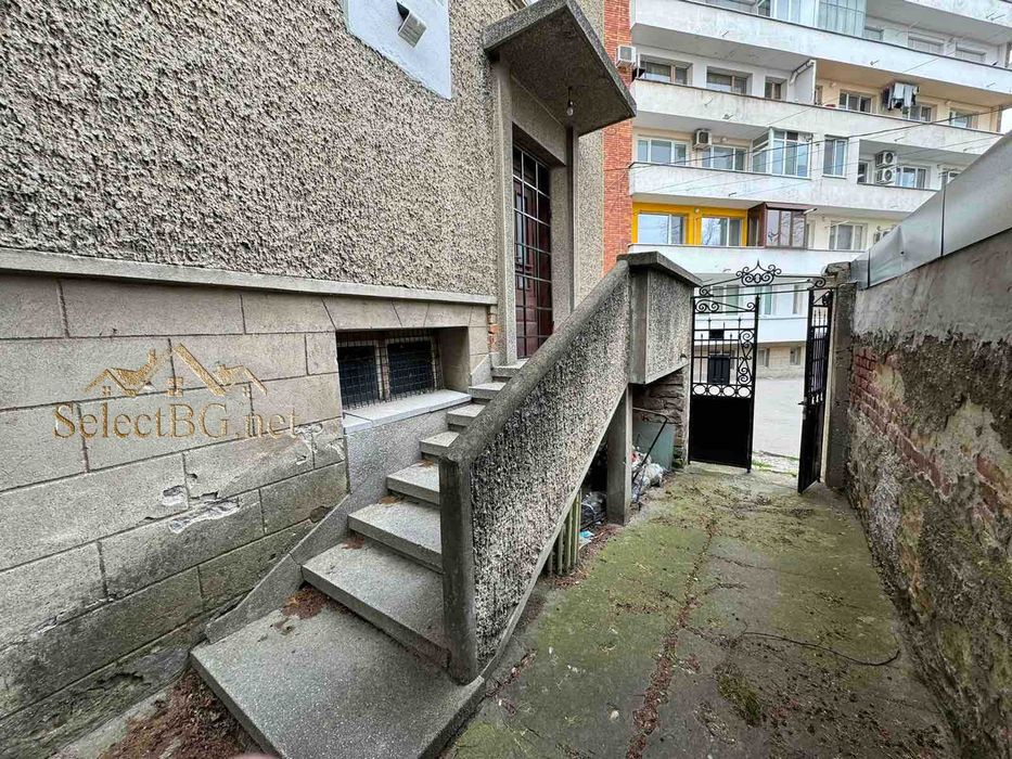 Продава се Етаж от къща в Велико Търново, Колю Фичето - 180 кв.м за 539 €/кв.м - Снимка #2