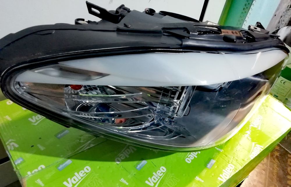 Фар фарове за BMW F10 F11 / БМВ 5 Ф10 Ф11 - H7 H7 + LED.