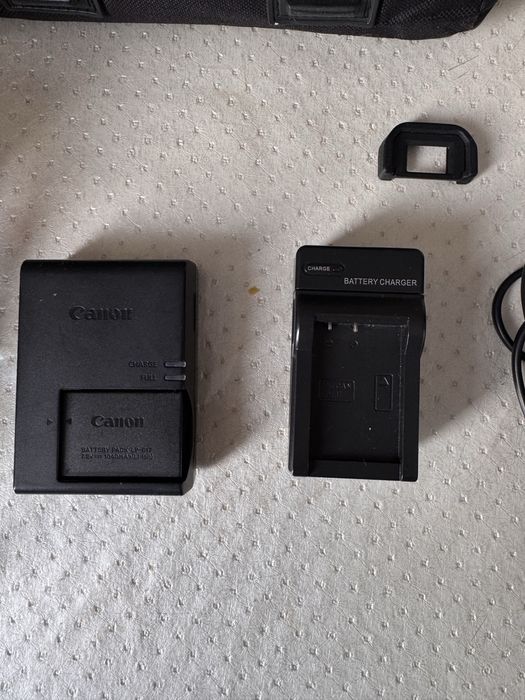 Canon 77D в хорошем состояние