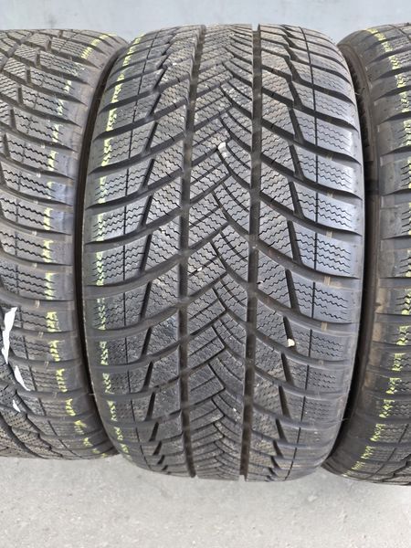 245/40/18 BRIDGESTONE 4бр