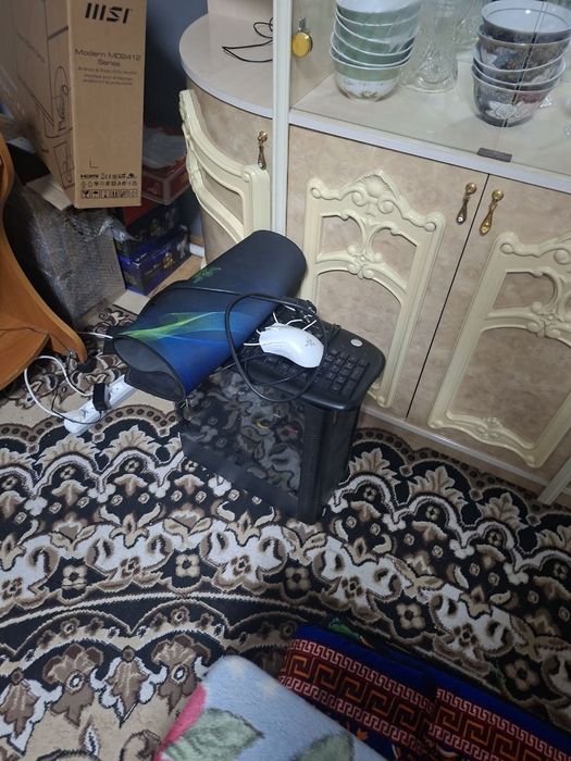 Srochna kampyuter sotiladi