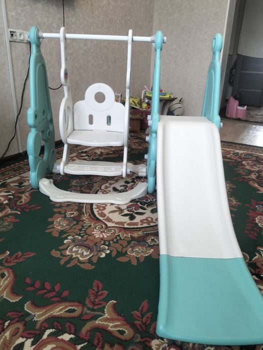 Продам качели с горкой