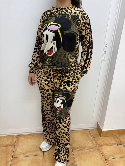 Compleu damă diferite modele