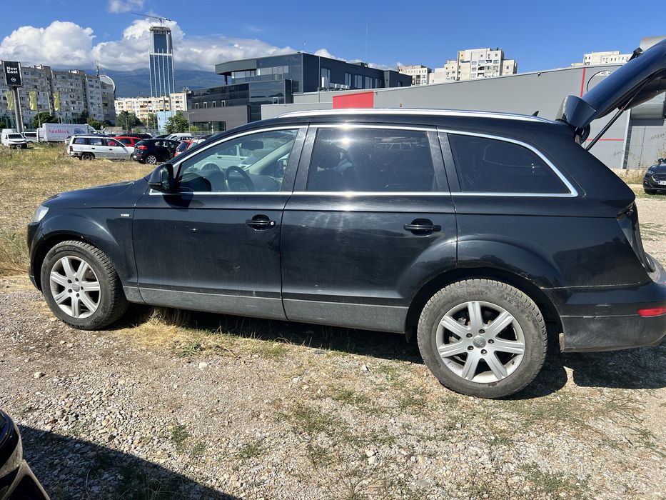 Продавам Audi Q7