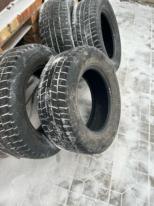 Продаётся шины 285/60/18