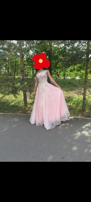 Роскошное вечернее платье