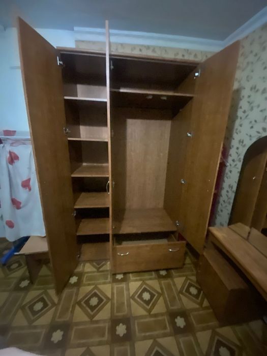 Продам спальный гарнитур