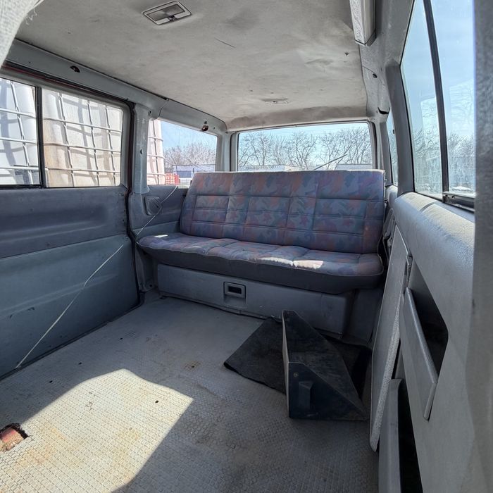 Volkswagen multivan т4 1993