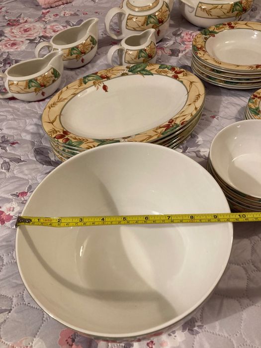 Порцеланов сервиз за хранене