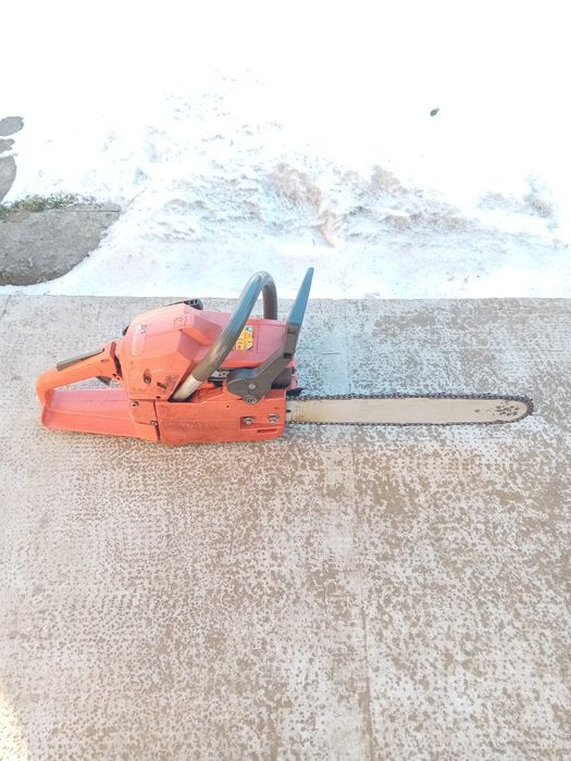 Vând drujba Husqvarna