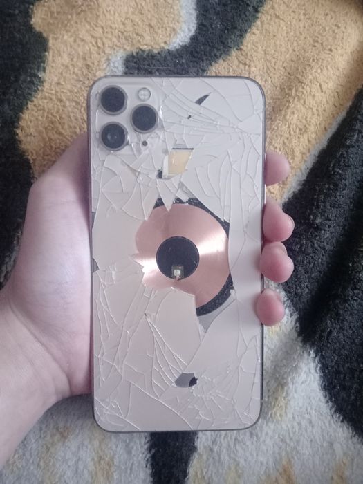 Айфон 11 про макс обмен или продам