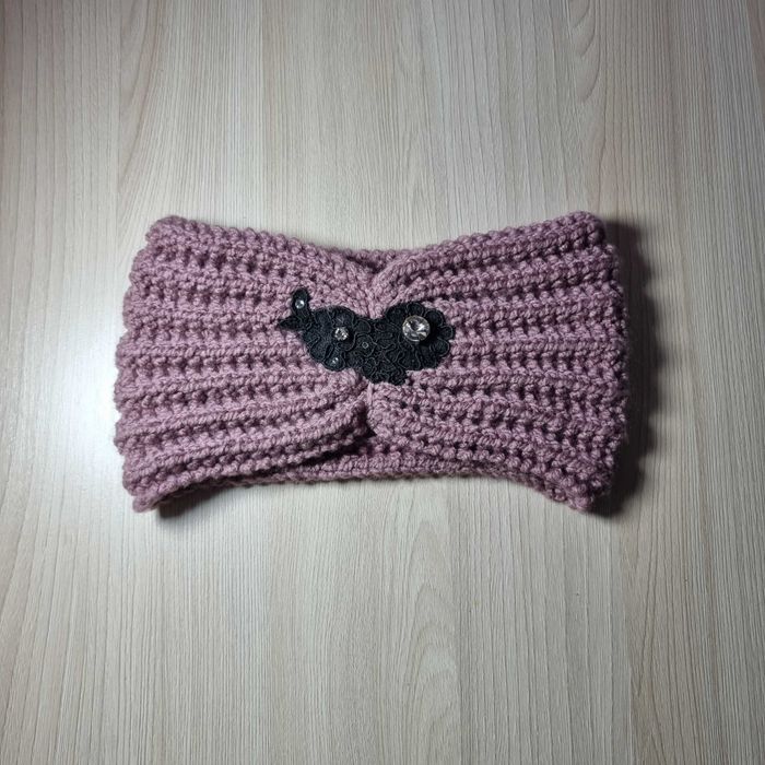 Bentita femei si fete - Crosetata Manual - cu bijuterie