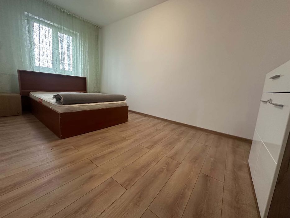 Propietar etaj 3 in bloc izolat