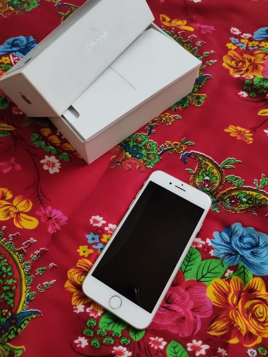 Продам айфон 7 на запчасти