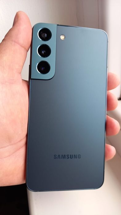 Samsung  S 22 green