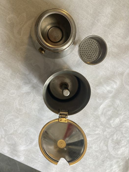 Гейзерная кофеварка