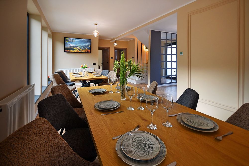 Cazare Pensiunea Carol & VLadi Târgu Ocna, vis-a-vis de Salina