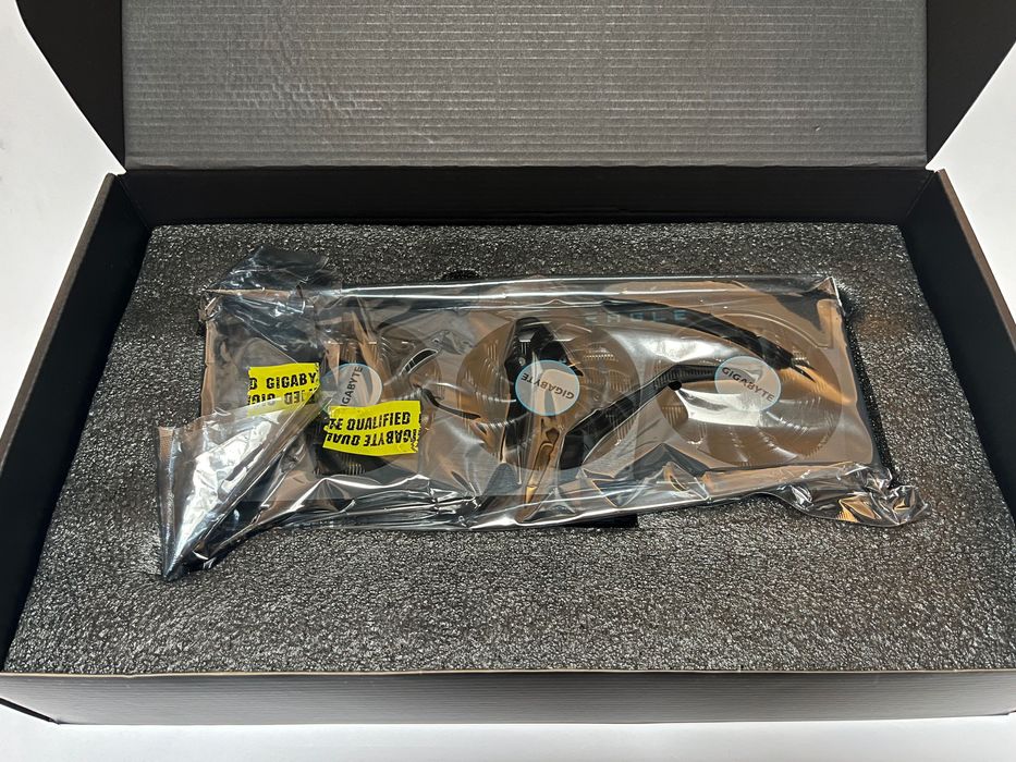 Видеокарта GPU Gigabyte AMD Radeon RX 6700 XT 12GB GDDR6 - ОТЛИЧНО СЪСТОЯНИЕ