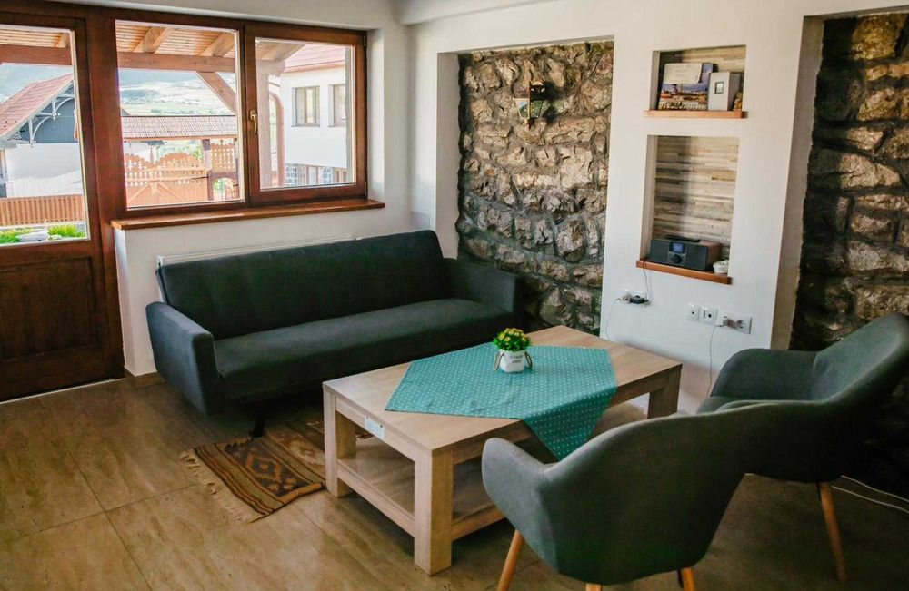 Cabana de inchiriat: 5 camere cu jacuzzi si sauna