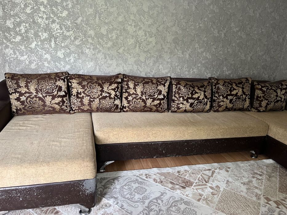 Продам диван в хорошем состоянии, 4 м.