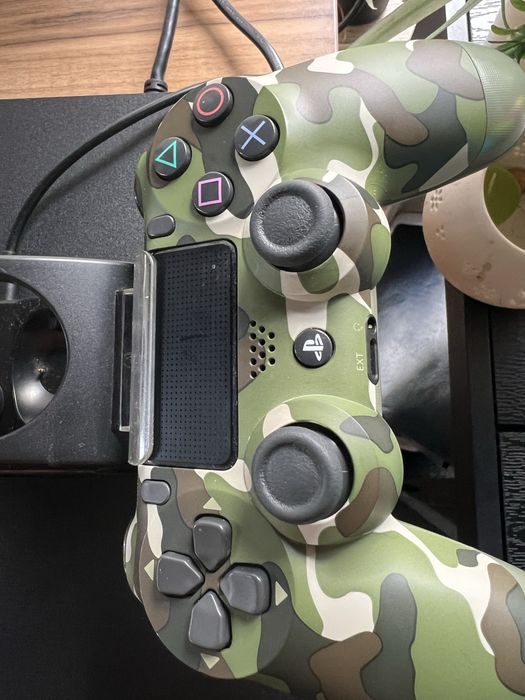 Продавам Playstation 4