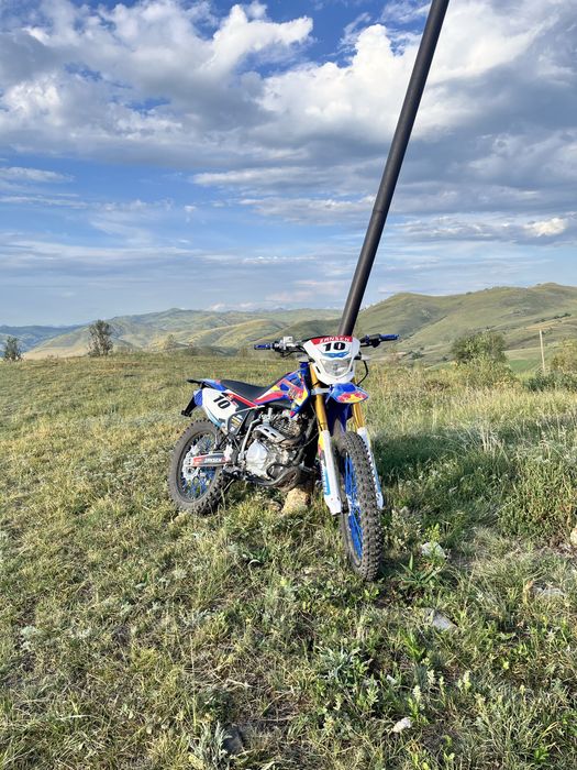 Продам мотоцикл 250 кубов