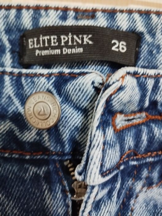 Джинсы на девочку отличном состоянии