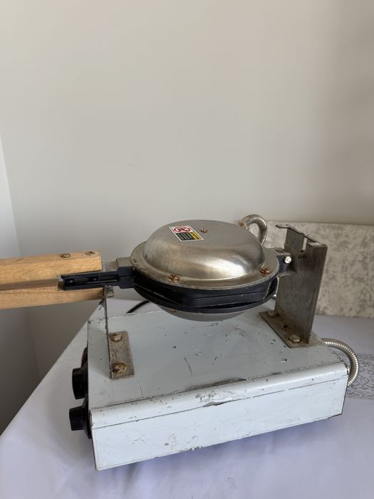 Вафельница для гонгконских вафель . б/у