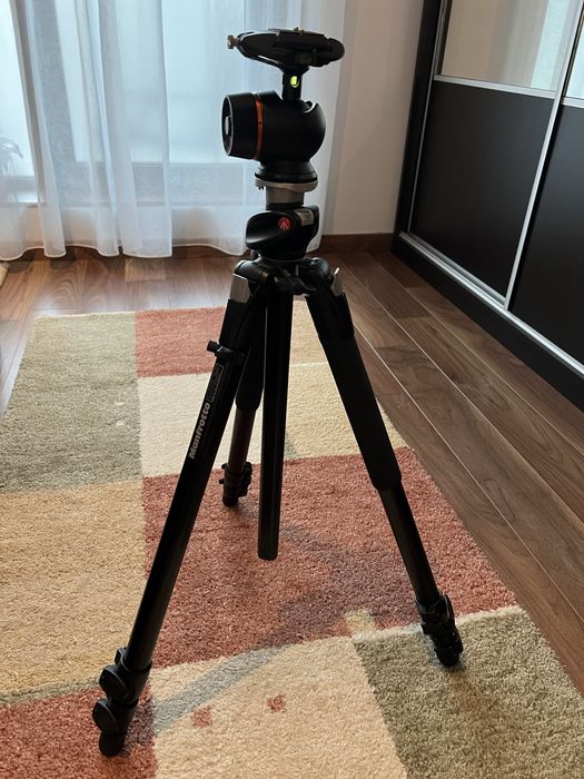 Trepied Manfrotto si Cap Trepied Gitzo