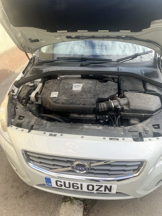 Vand/Schimb Volvo V60 D5 2011 volan pe dreapta