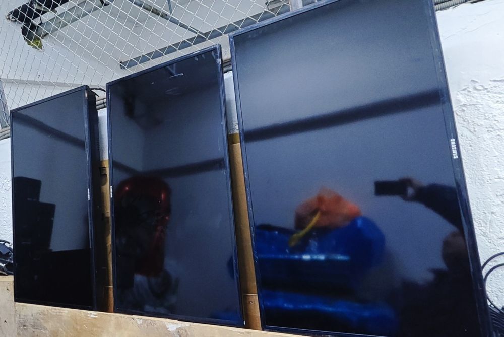 Телевизорф Samsung 102см