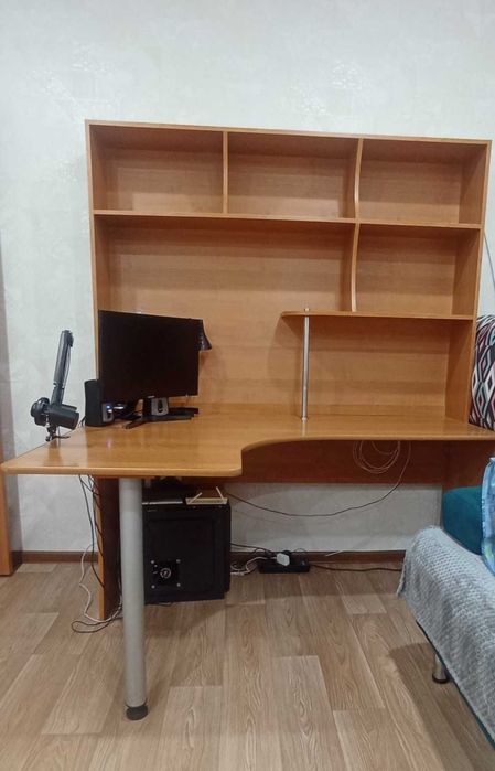 Уголовный письменный стол